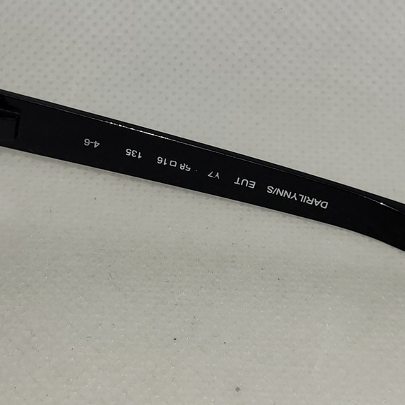 Kate Spade Sunglasses with Case - Picture 5 of 16